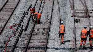 World War II bomb found on tracks to Paris train station