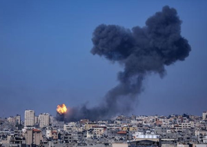 Israeli Strikes Near Gaza Hospital Kill 28 Amid Plans for Full-Scale Offensive