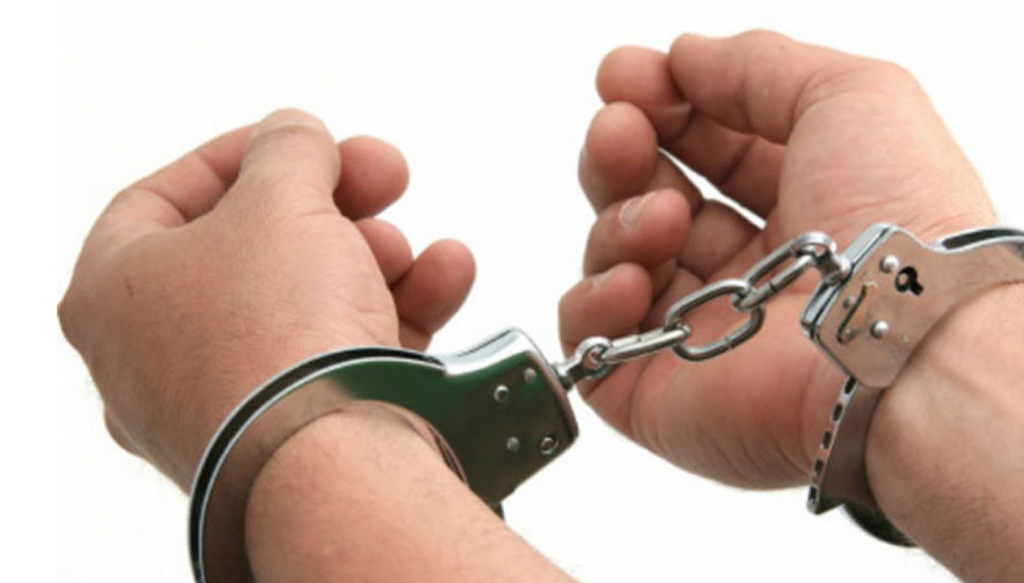Two Chinese citizens nabbed with 2 kilo gold, Rs 2.4 million cash