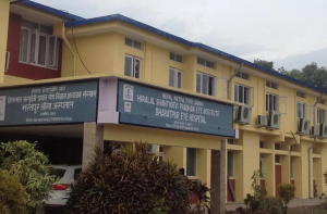 Pakistan’s Embassy hands monetary aid to Bharatpur Eye Hospital