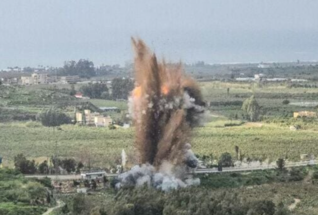 Iran fires new wave of missiles at Israel after denying Trump talks