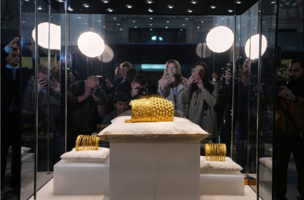 Priceless 2,500-year-old golden helmet returned to Romania after Dutch museum raid