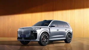 Dongfeng’s Voyah Debuts Taishan X8 SUV with Huawei HarmonyOS, 800V PHEV and EV Trims