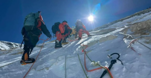 Everest climber dies of altitude sickness during expedition