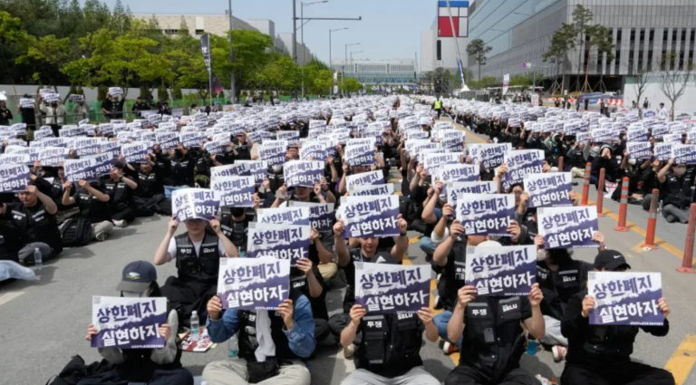 Samsung faces strike after pay talks with union fall apart